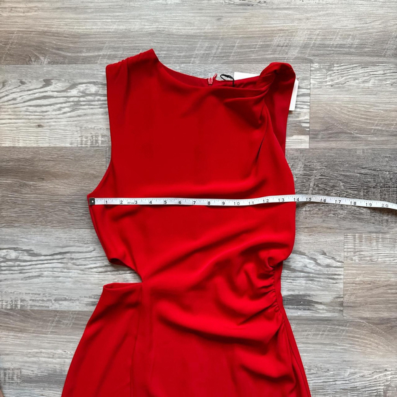 dresses - Picture 4 of 8